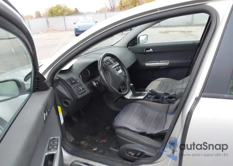 2005 Volvo S40 T5 z USA, uszkodzony, nr VIN YV1MS682952095393